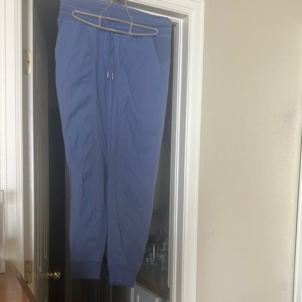 Lululemon Dance Studio Joggers in size! Very good used condition!